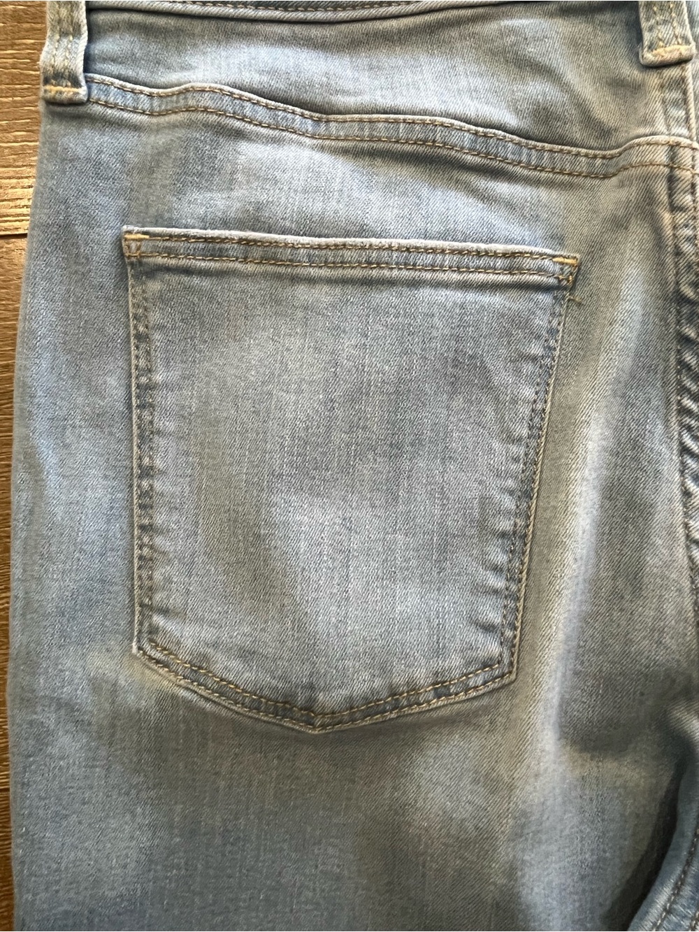 Universal Thread Light Wash High Rise Jeans - Picture 7 of 9